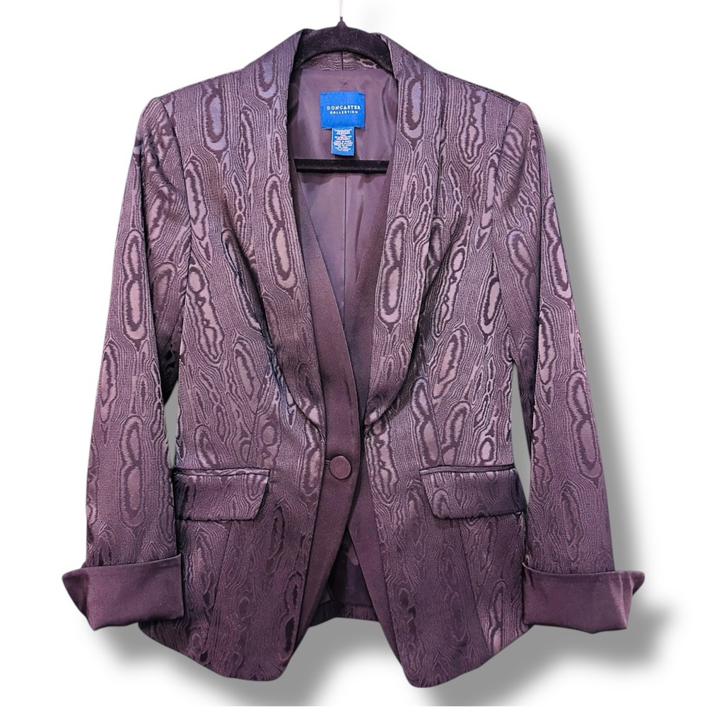 Doncaster Black Textured Tuxedo Style Women’s Blazer. Size 2